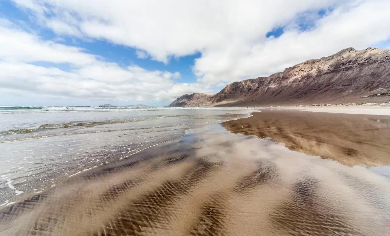 Temisa Famara Beach 0*,